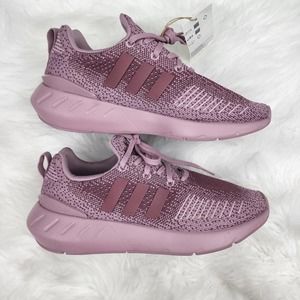 ADIDAS Swift Run 22 Women's Size 6 Sneakers